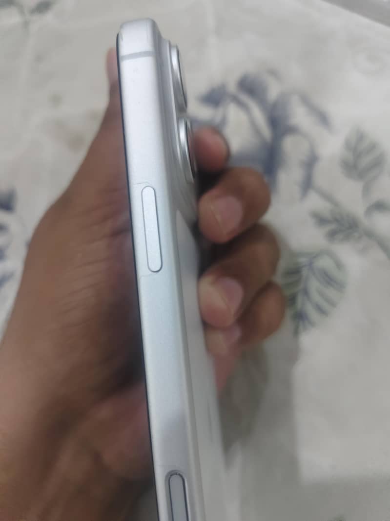 Apple iPhone 17 Pro Max 3