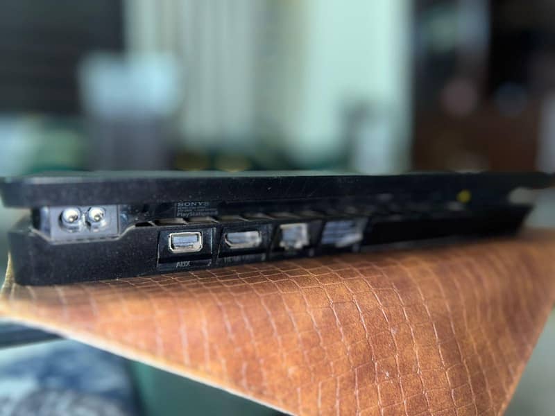 ps4 slim sealed 4