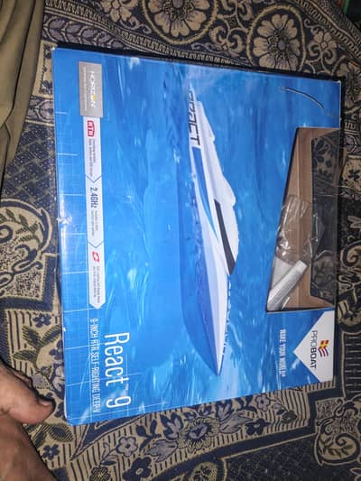 RC Boat & Suction Arm Toy