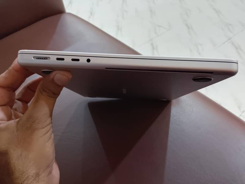 Apple MacBook Pro 14-inch 2021 | 16GB RAM | 512GB SSD 2