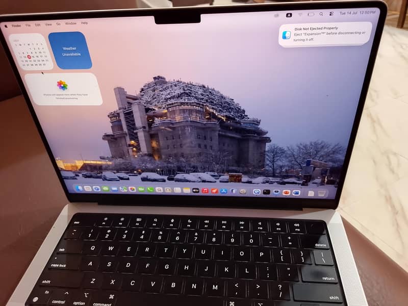 Apple MacBook Pro 14-inch 2021 | 16GB RAM | 512GB SSD 5