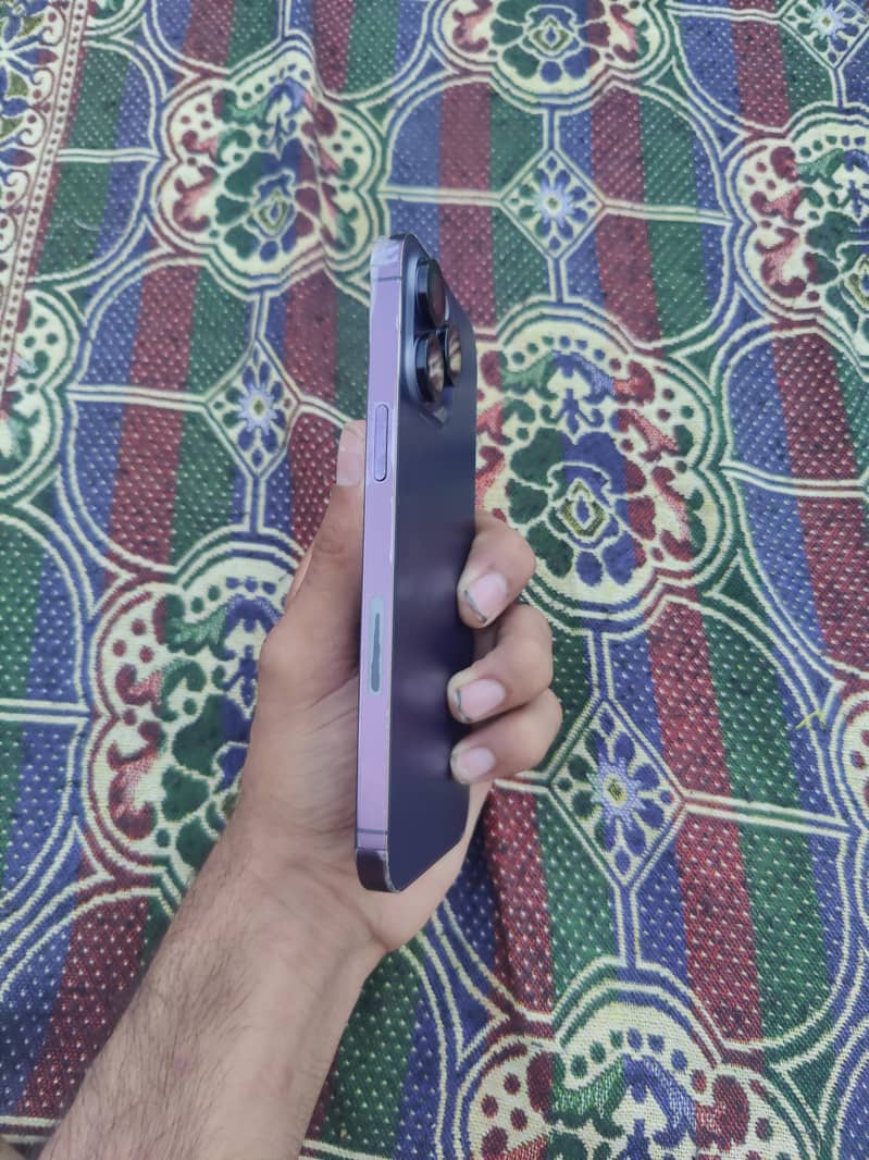 Apple iPhone 14 Pro Max 1