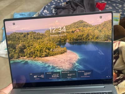Samsung book 3 Complete box With charger only screen side glass is lit