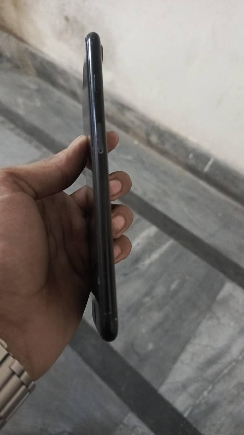 Apple iPhone 7 Plus 1