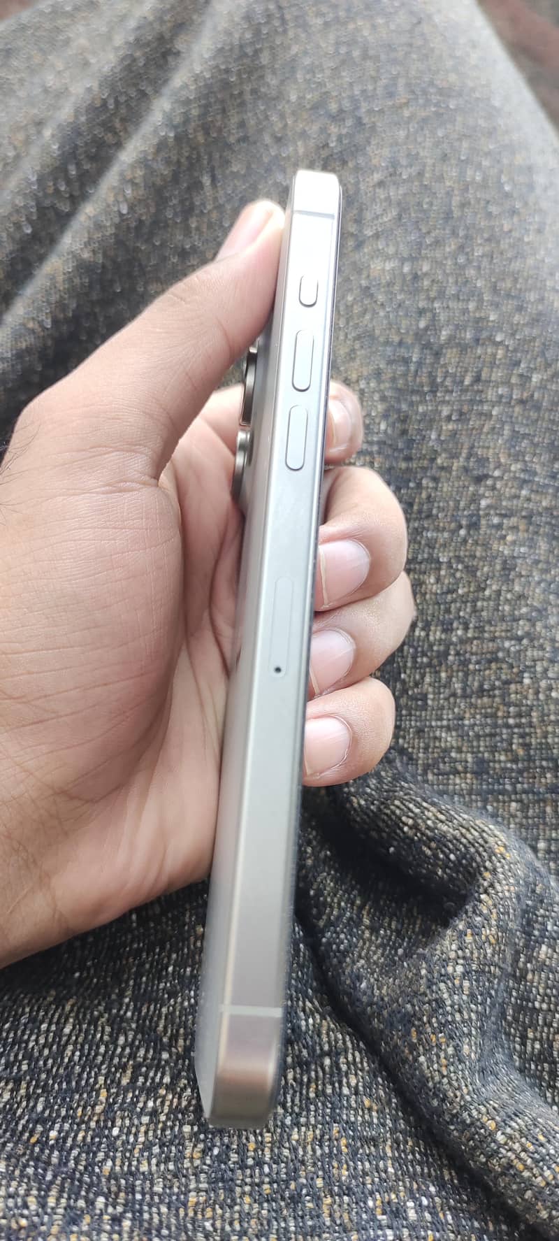 Apple iPhone 15 Pro Max 2