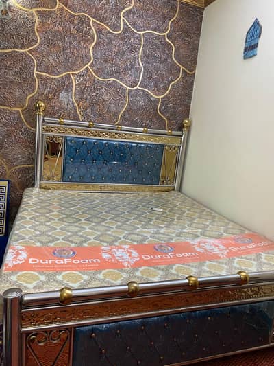 Queen size double bed 