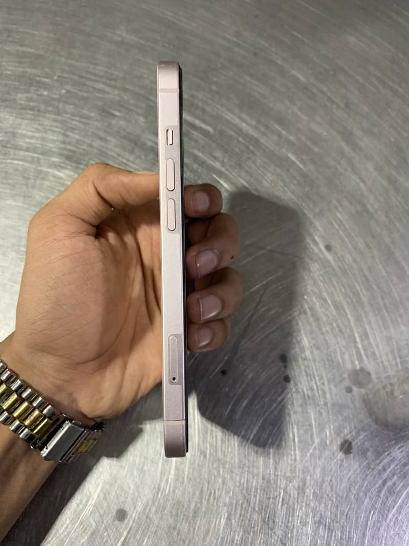 Apple iPhone 13 3