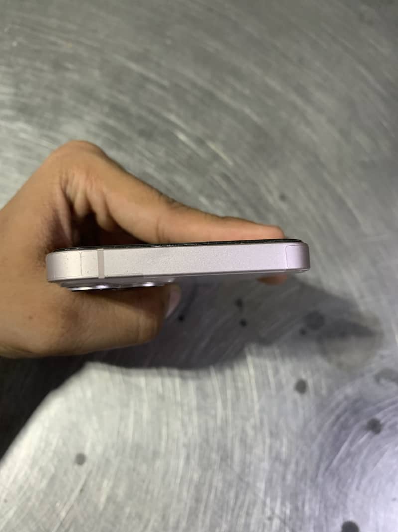 Apple iPhone 13 6