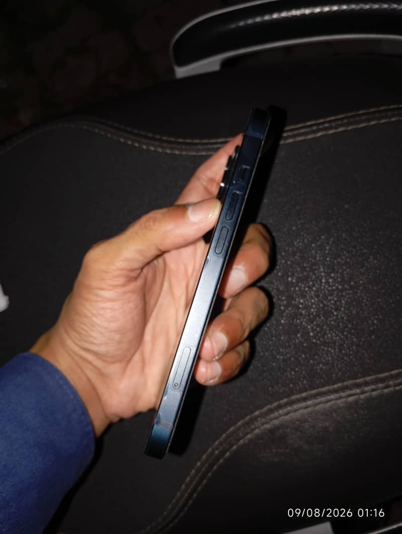 Apple iPhone 13 3