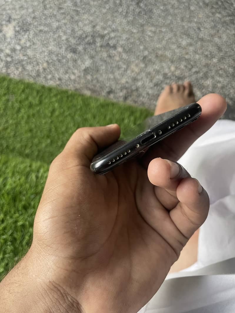Apple iPhone SE 8