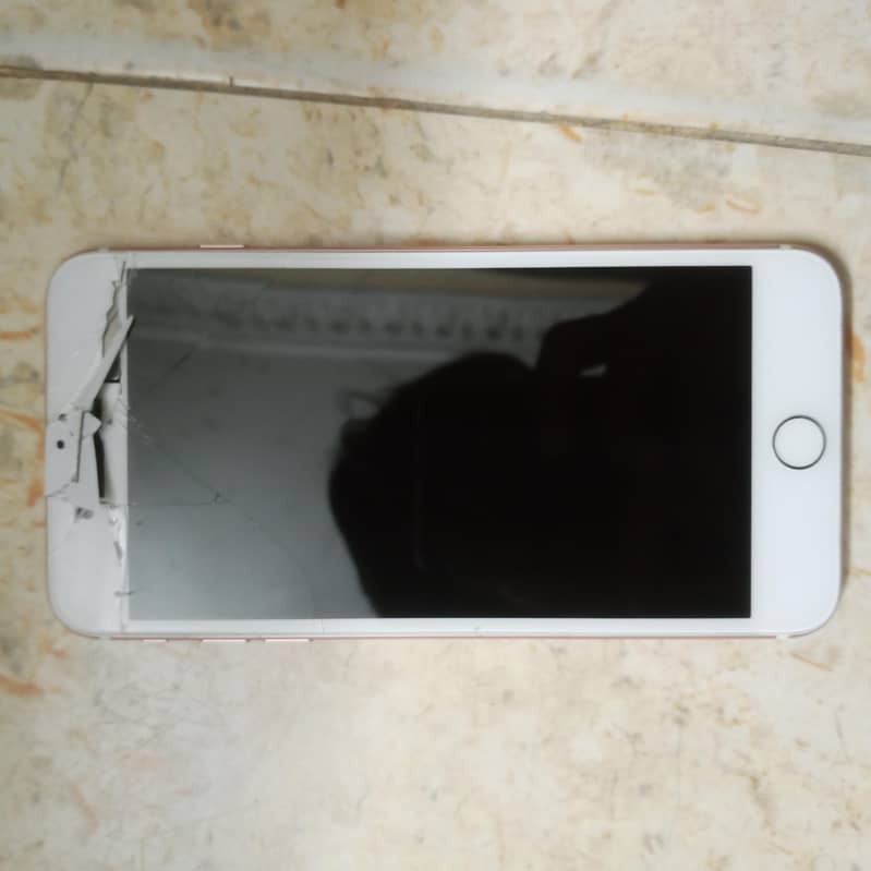 Apple iPhone 7 Plus 0