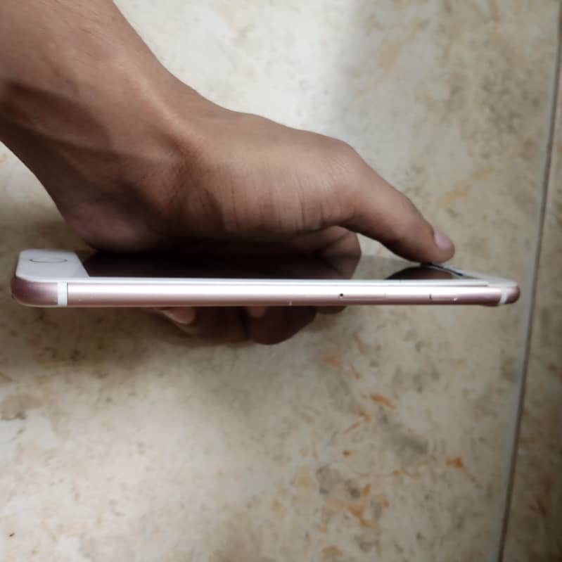 Apple iPhone 7 Plus 2
