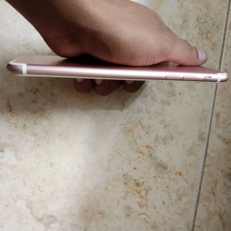 Apple iPhone 7 Plus 5