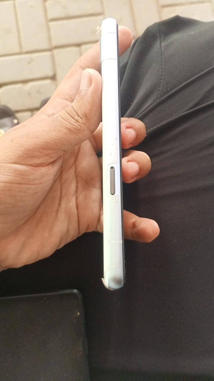 Google Pixel 7a 2