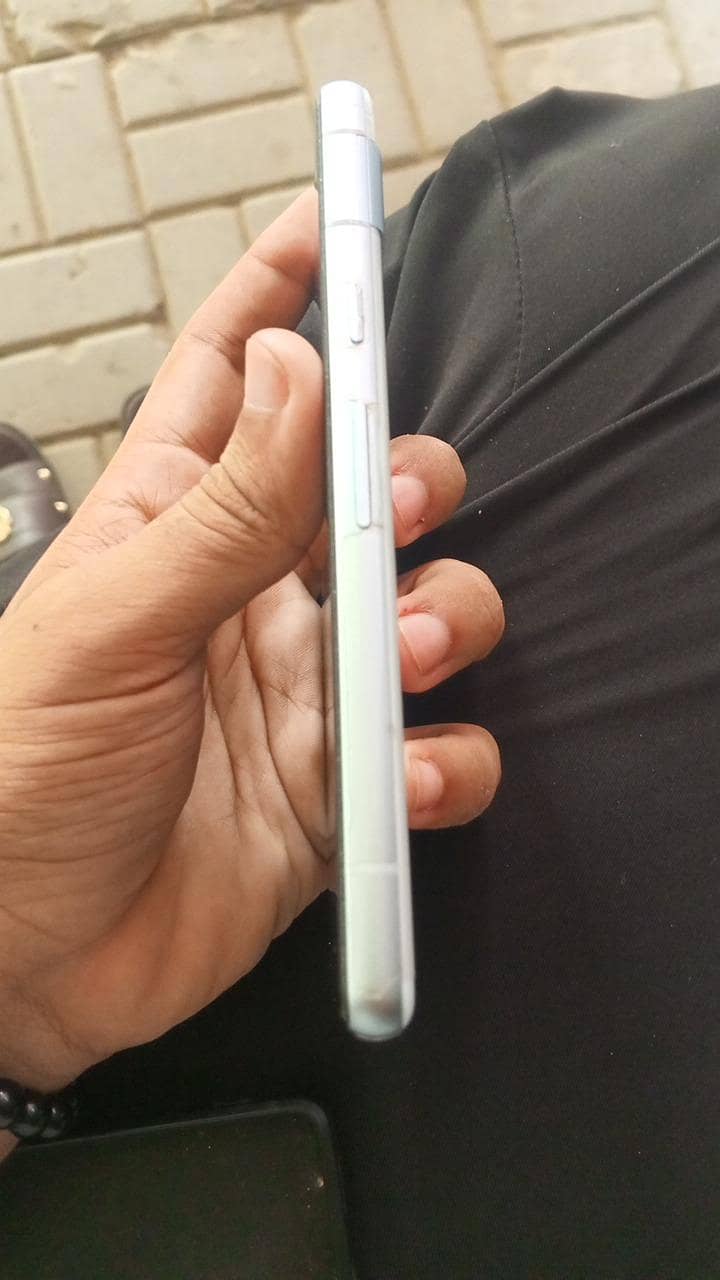 Google Pixel 7a 5