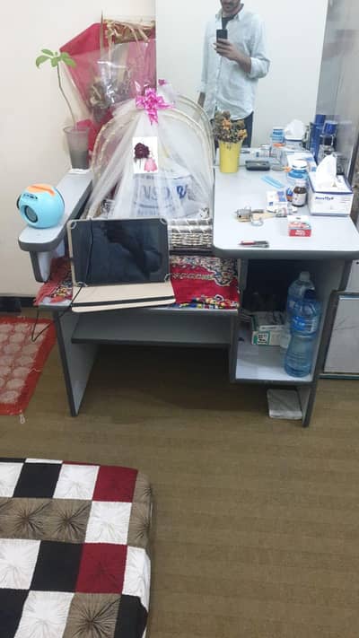 table for sale 10/10