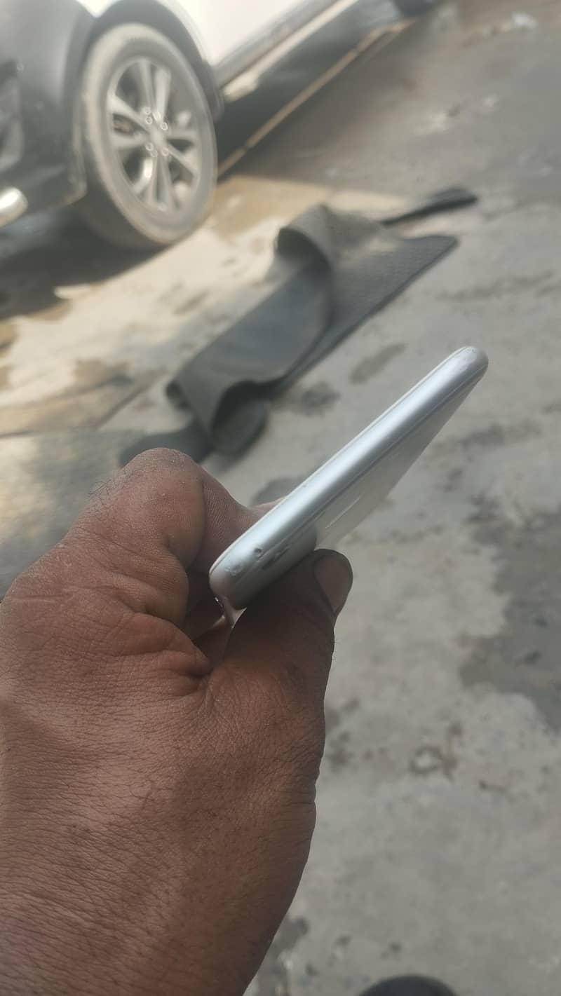 Apple iPhone 6 Plus 4