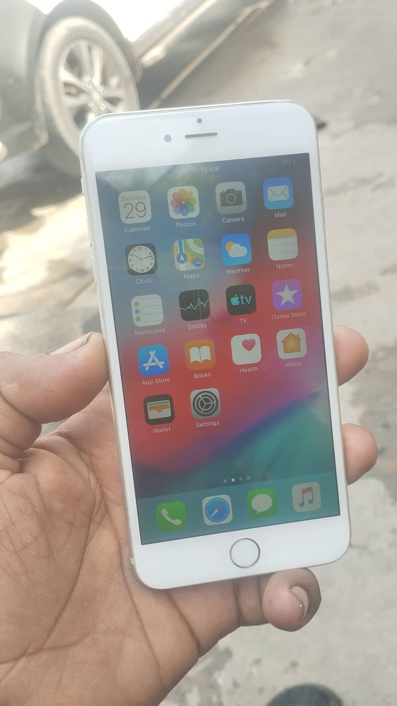 Apple iPhone 6 Plus 5