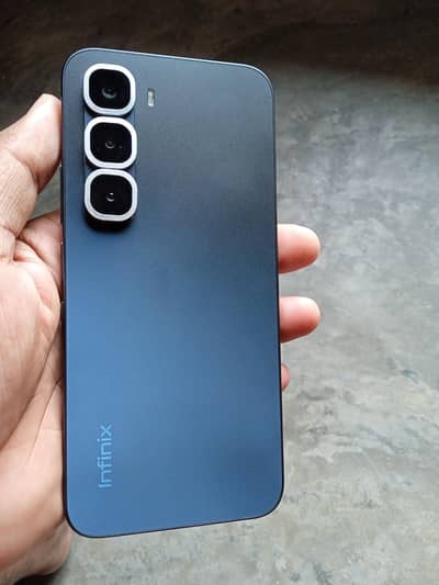 Infinix Hot 60Pro 8/128gb complete box amoled display