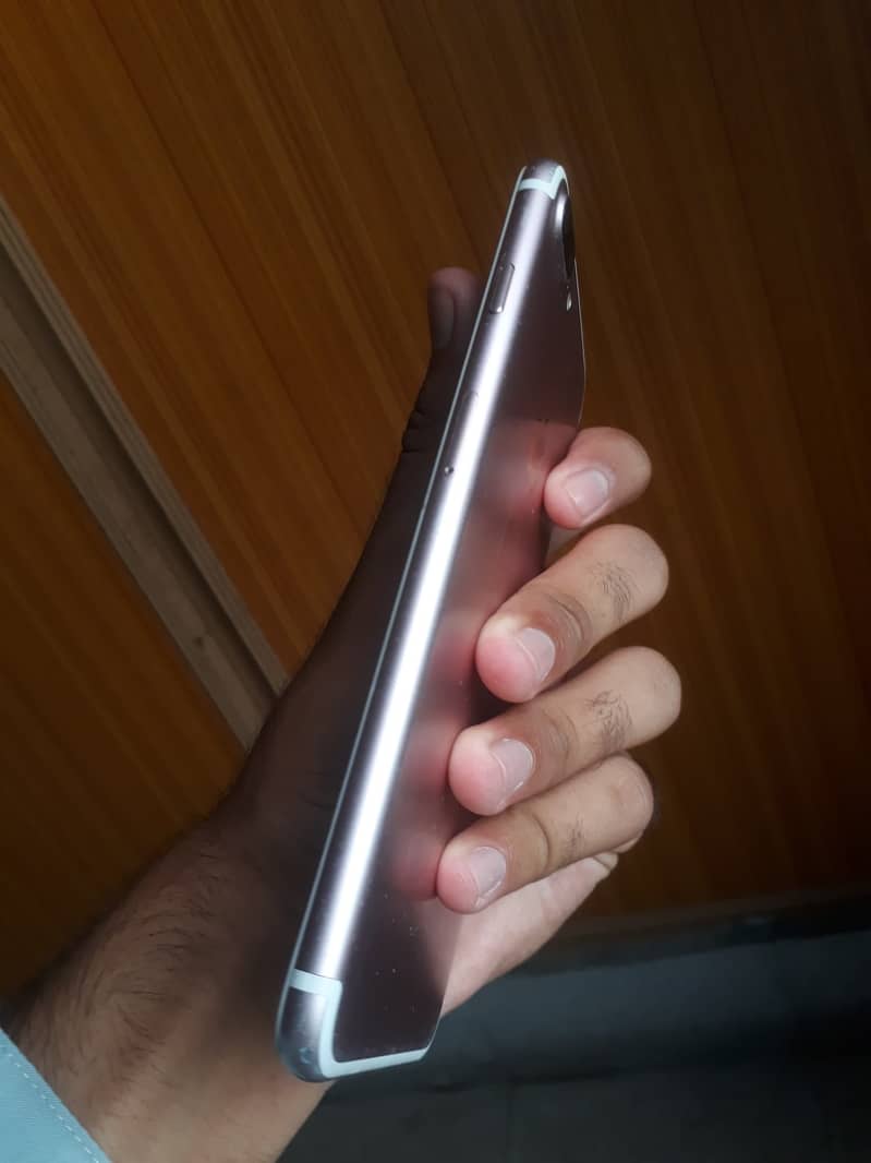 Apple iPhone 7 Plus 5