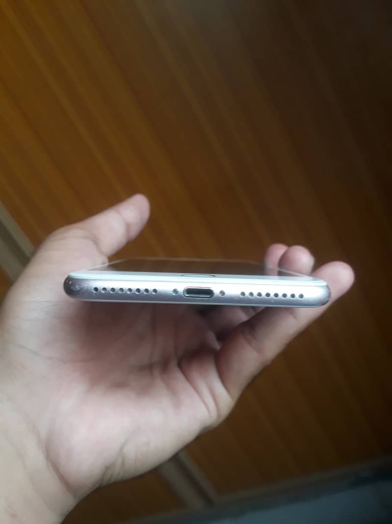 Apple iPhone 7 Plus 6