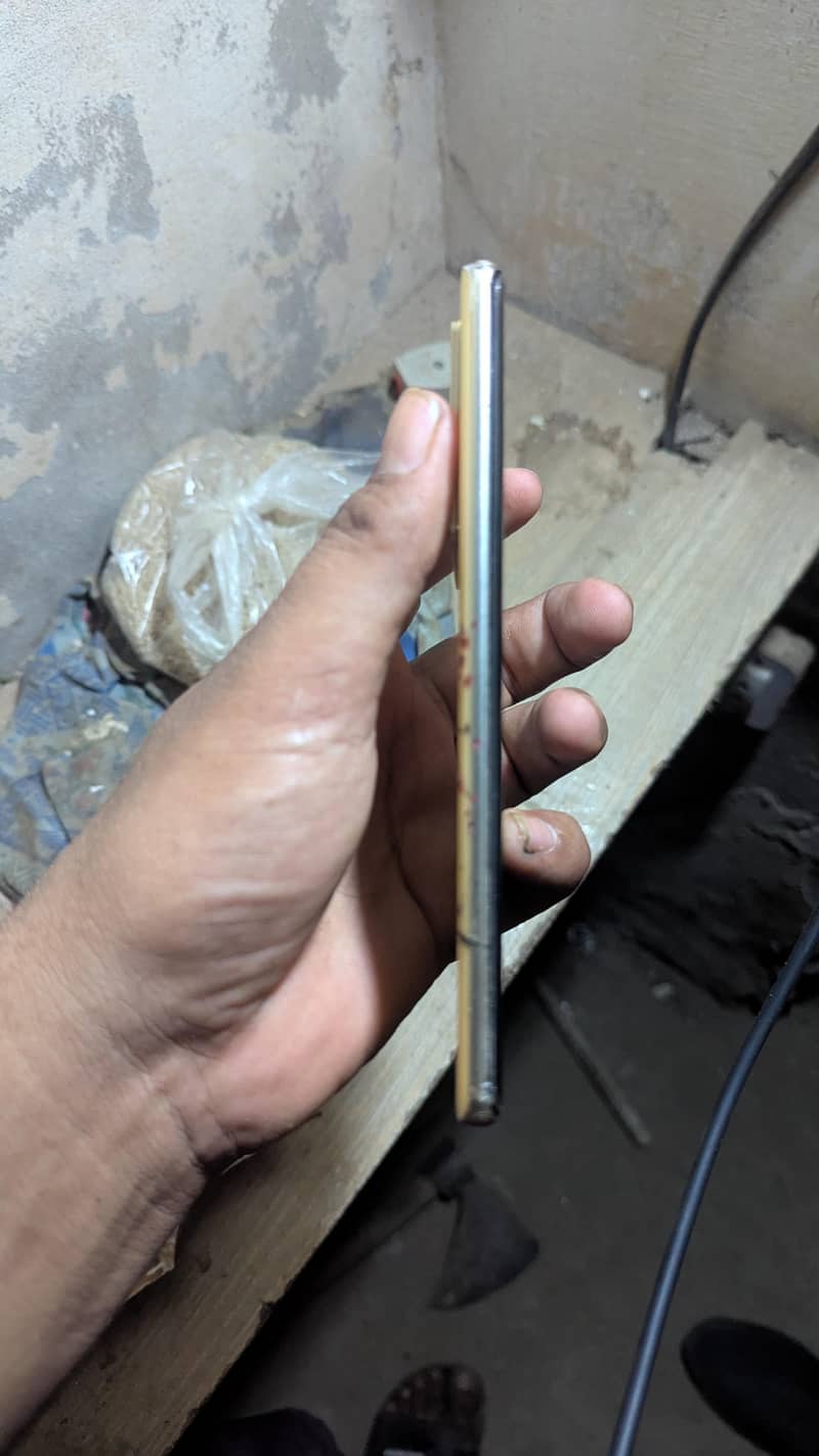 Infinix Note 40 Pro 4