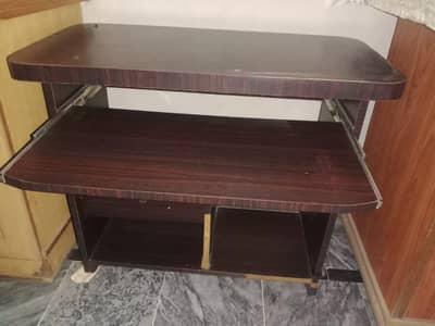 Computer/Laptop Table