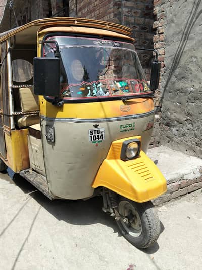 Used auto rakshaw