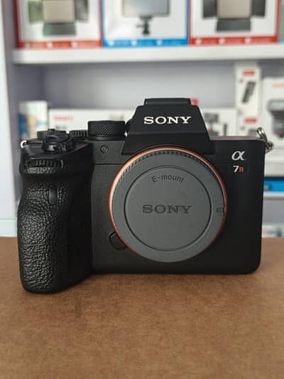 Sony AR4 Mirrorless DSLR camera with original box