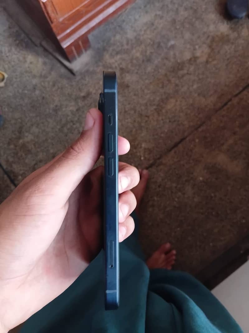 iPhone 13 JV 1