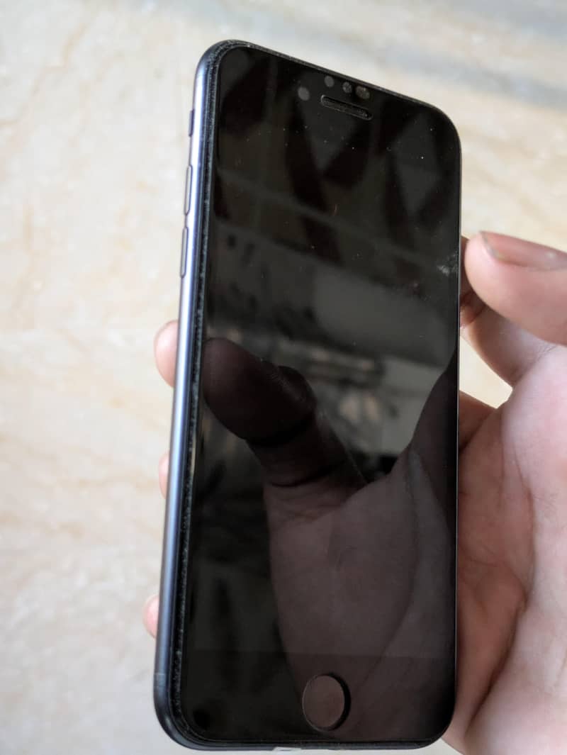 Apple iPhone 7 0