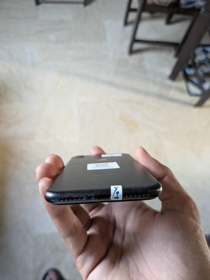 Apple iPhone 7 2
