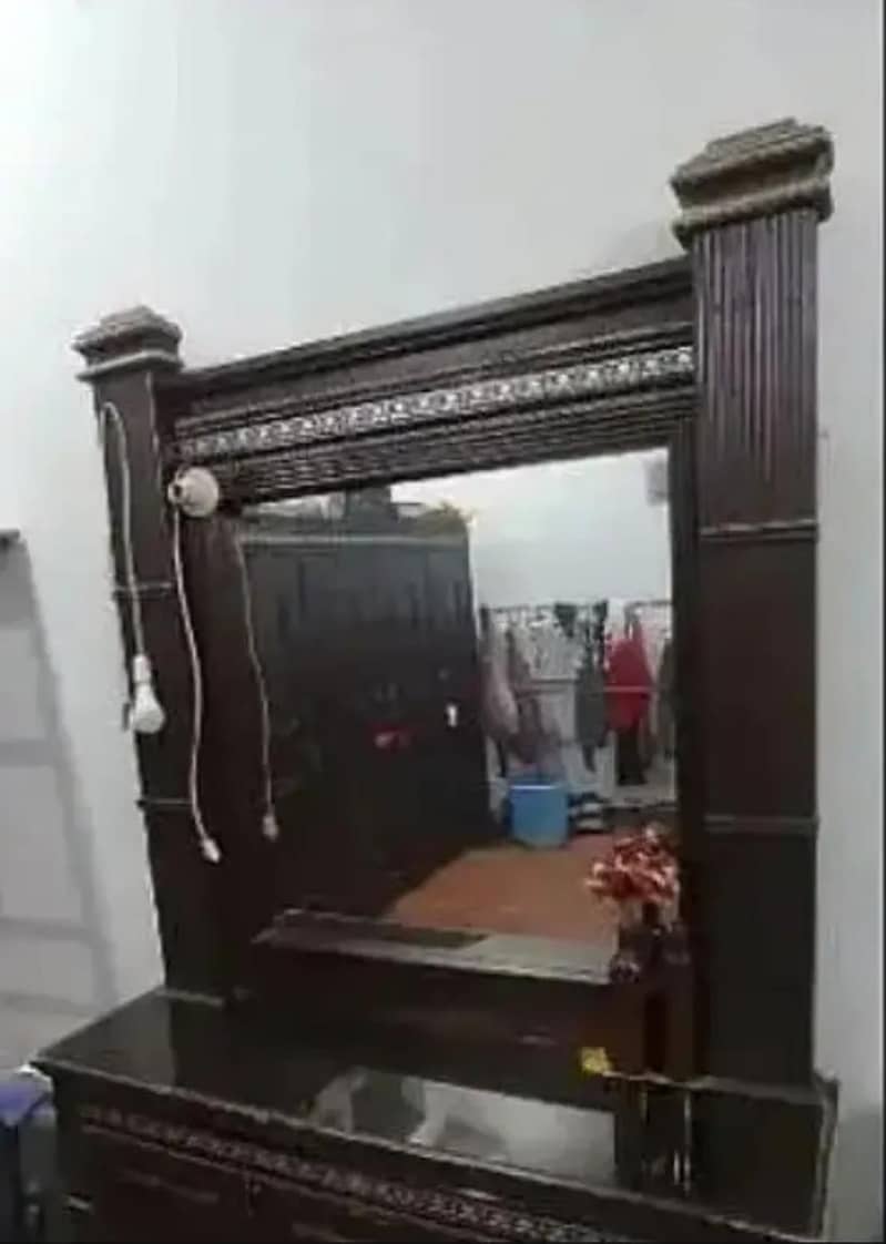 dressing table 0