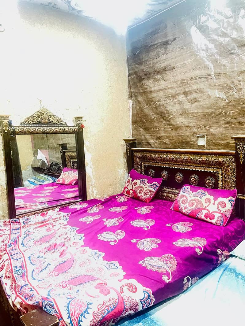 double bed 2 side tables , dressing table 0