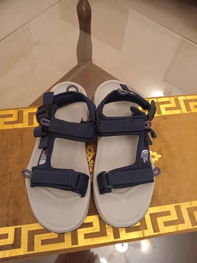 NORTH FACE ORIGINAL SANDALS BRAND NEW