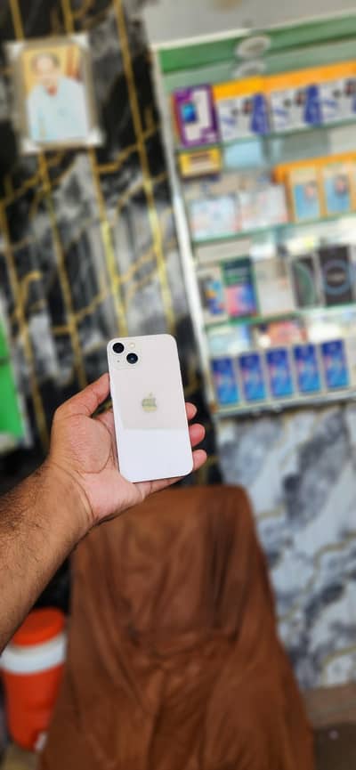 Apple iPhone 13