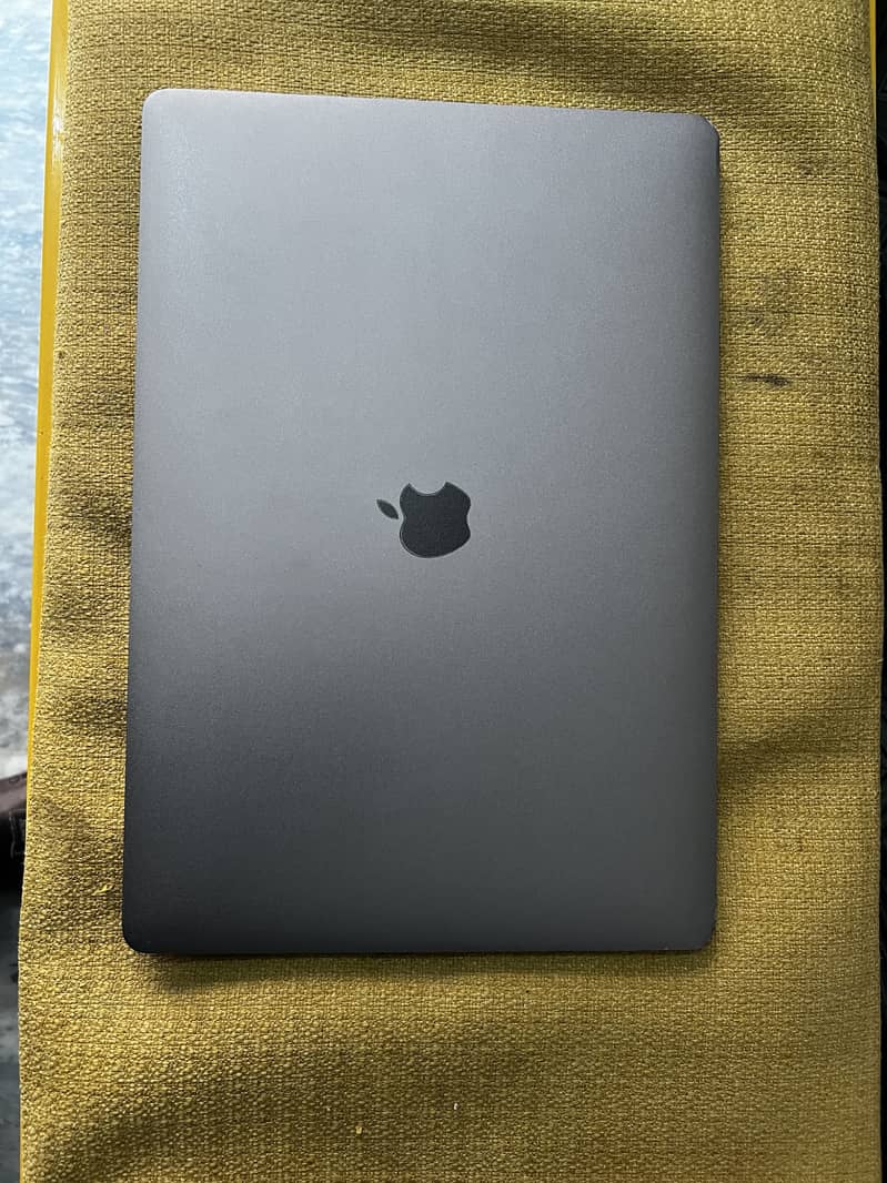 MAC BOOK PRO 2016 3