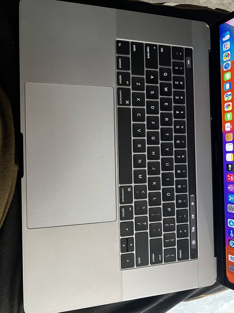 MAC BOOK PRO 2016 4