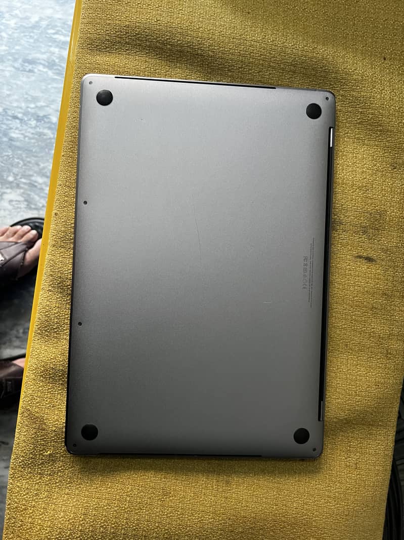 MAC BOOK PRO 2016 5