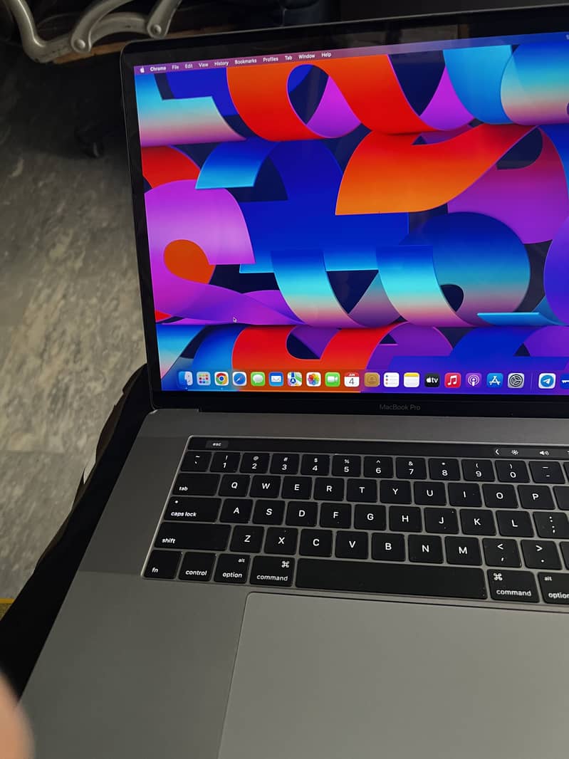 MAC BOOK PRO 2016 7