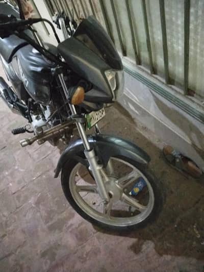 Suzuki 110 moqy per dekh lo phr dekh le gy