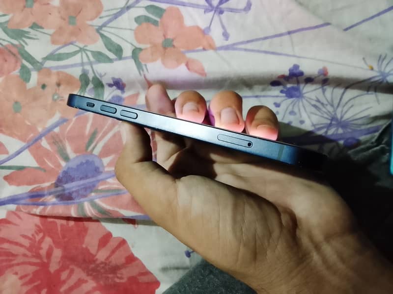 Apple iPhone 12 5