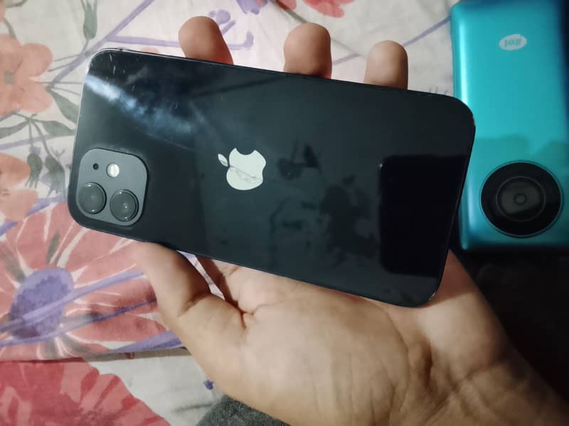 Apple iPhone 12 6