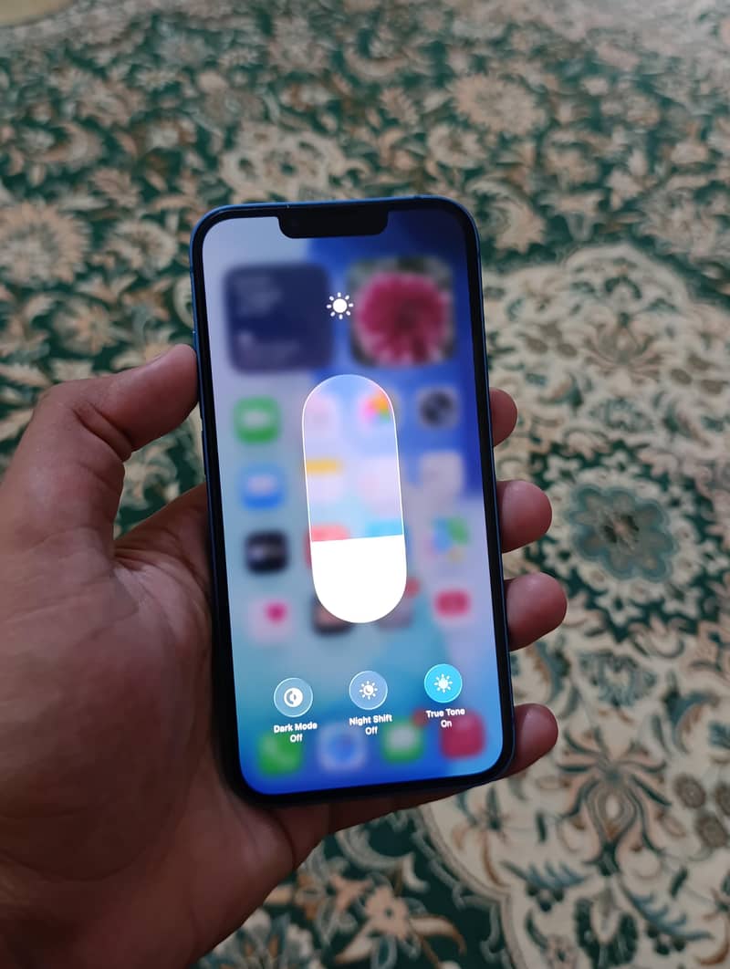 Apple iPhone 13 5