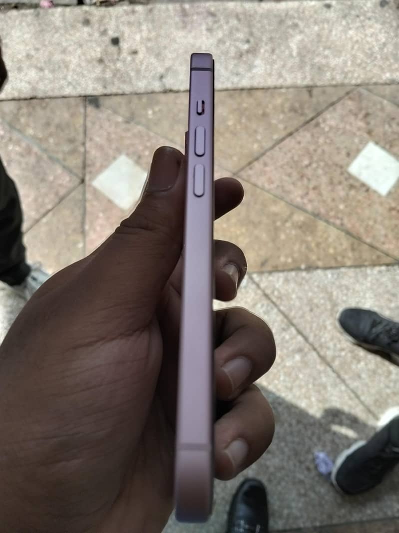 Apple iPhone 15 plus 3