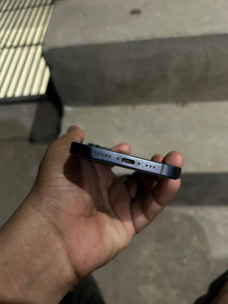 Apple iPhone 12 5