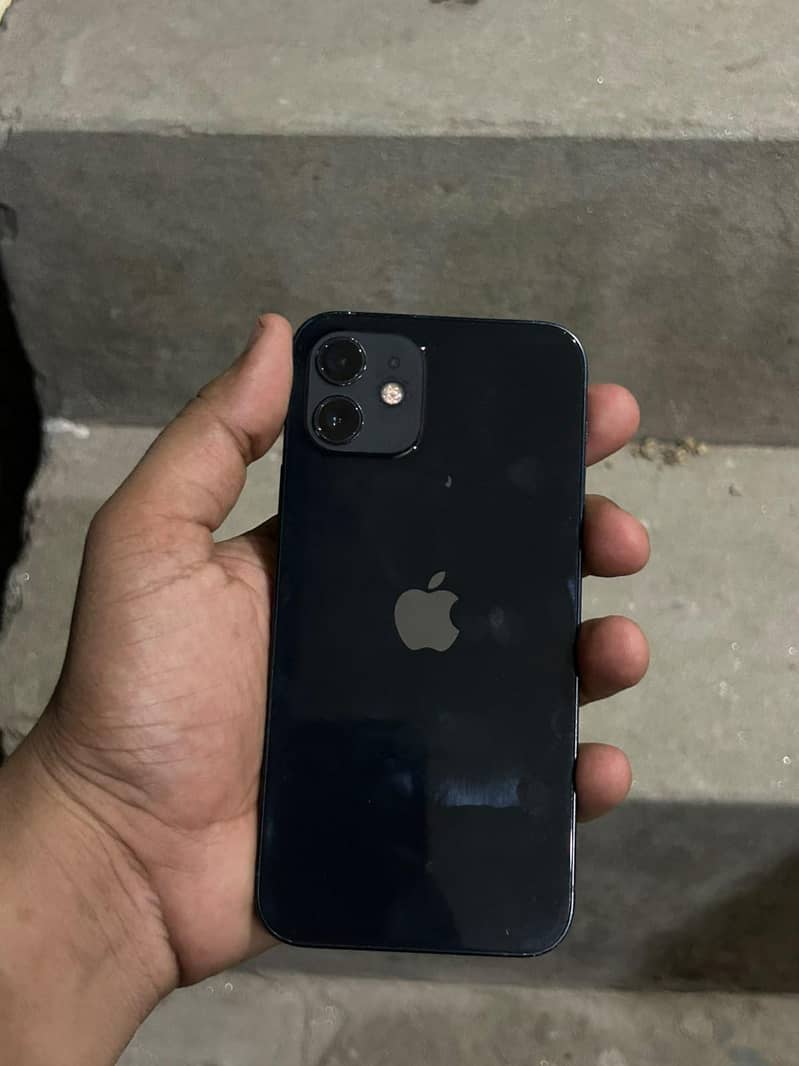 Apple iPhone 12 6