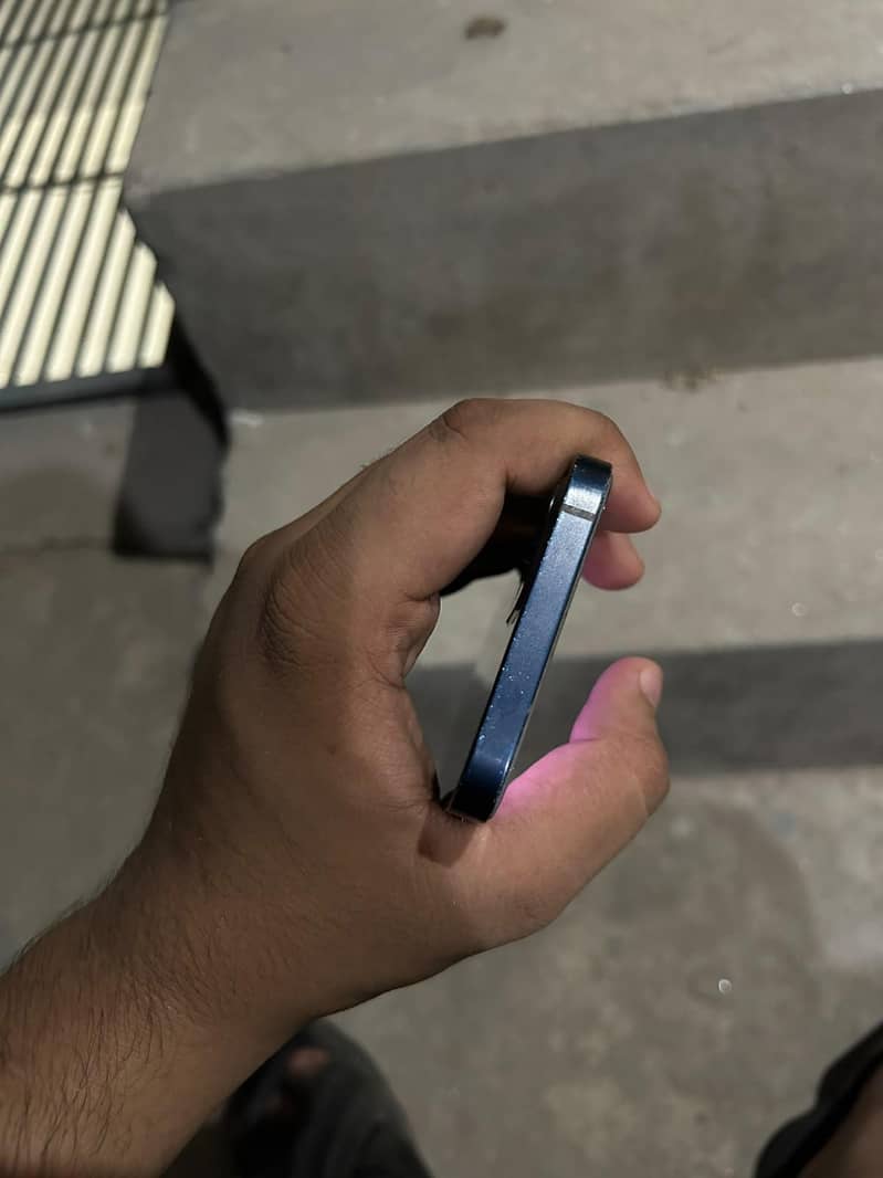 Apple iPhone 12 7