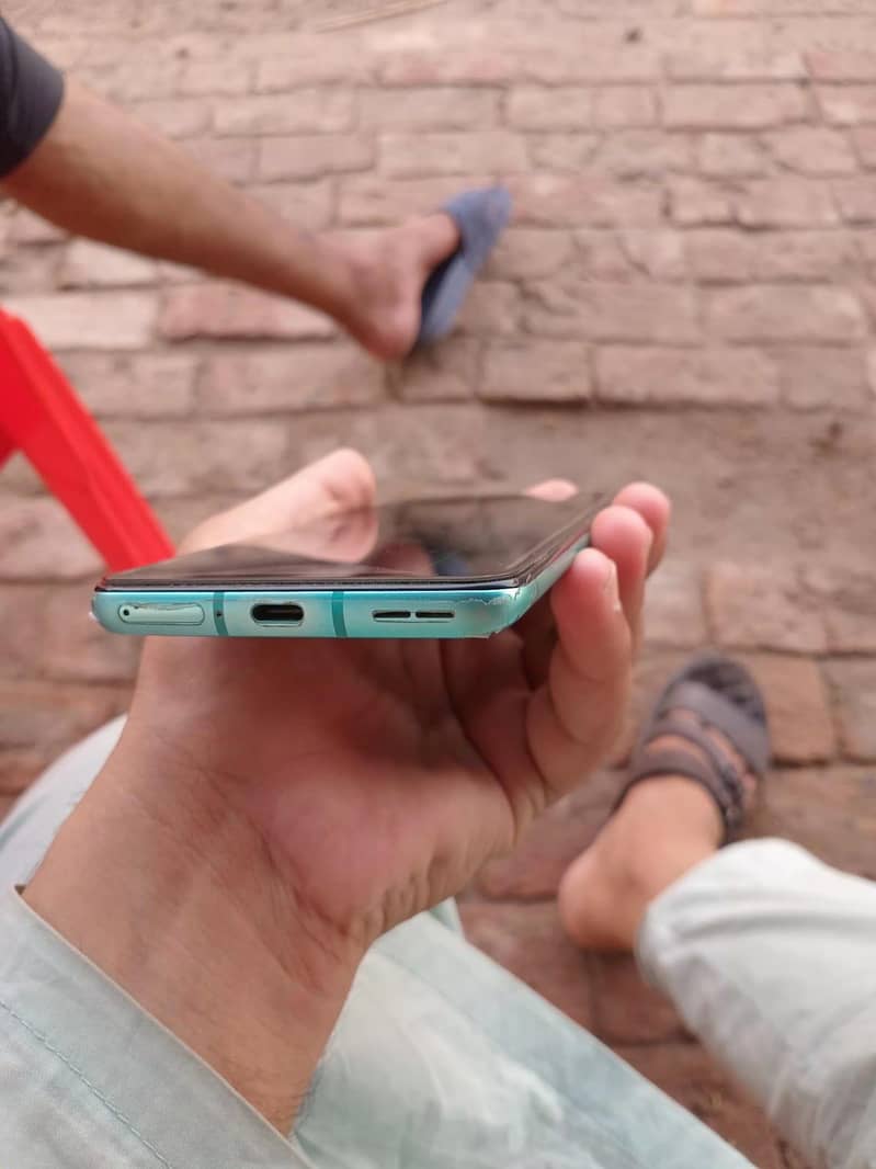 One Plus 8T 6