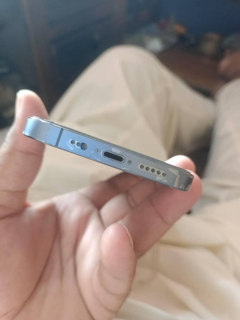 Apple iPhone 13 Pro 2